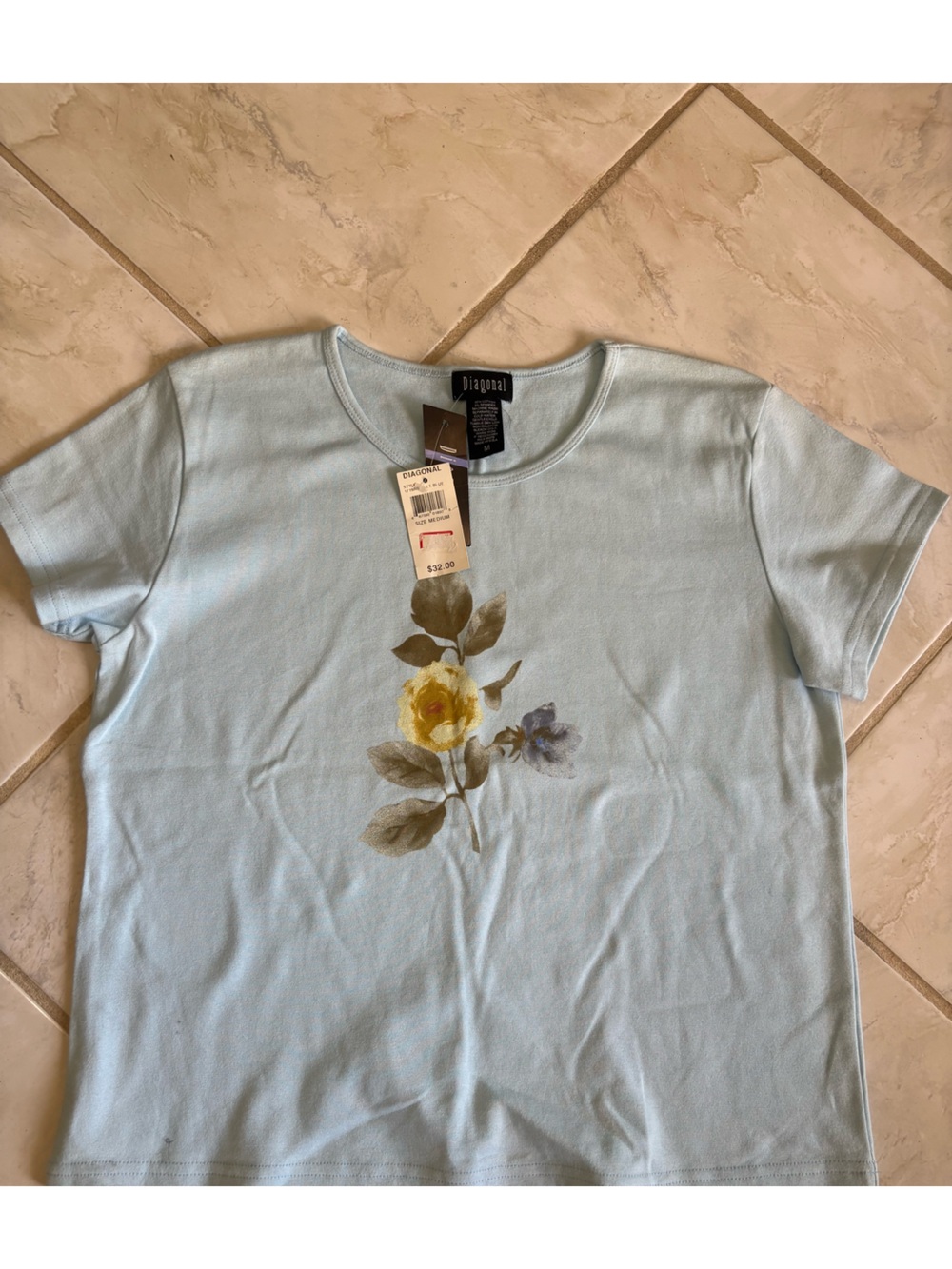 Liz Claiborne Light Blue Short Sleeve Tee with Floral Print